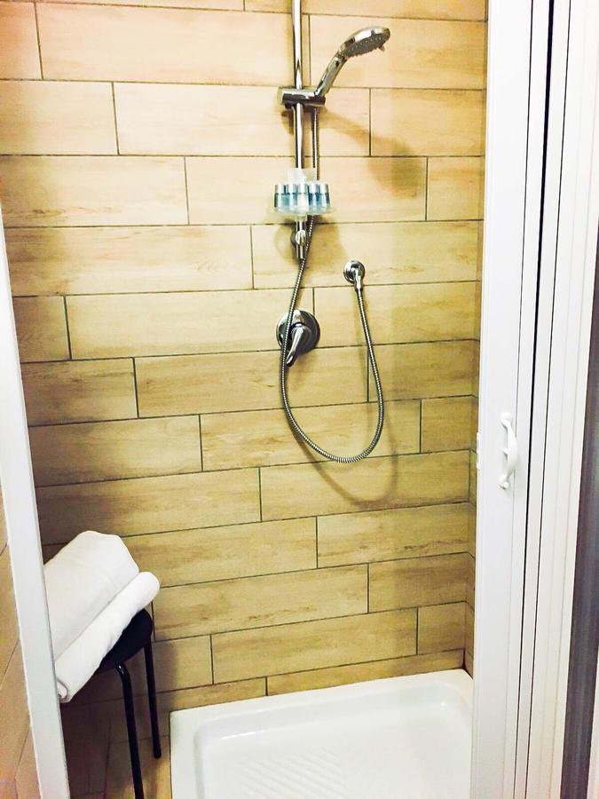 加里波第那不勒假日酒店 那不勒斯 外观 照片